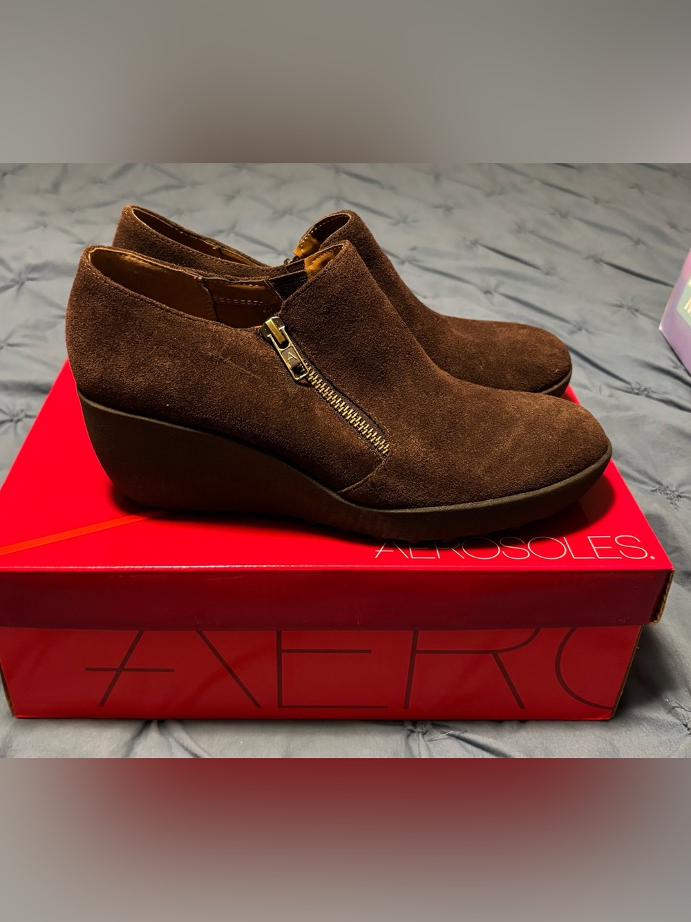 Aerosoles Grated Cheese Dark Brown Suede Wedge Shoes Side Zipper Size 6.5